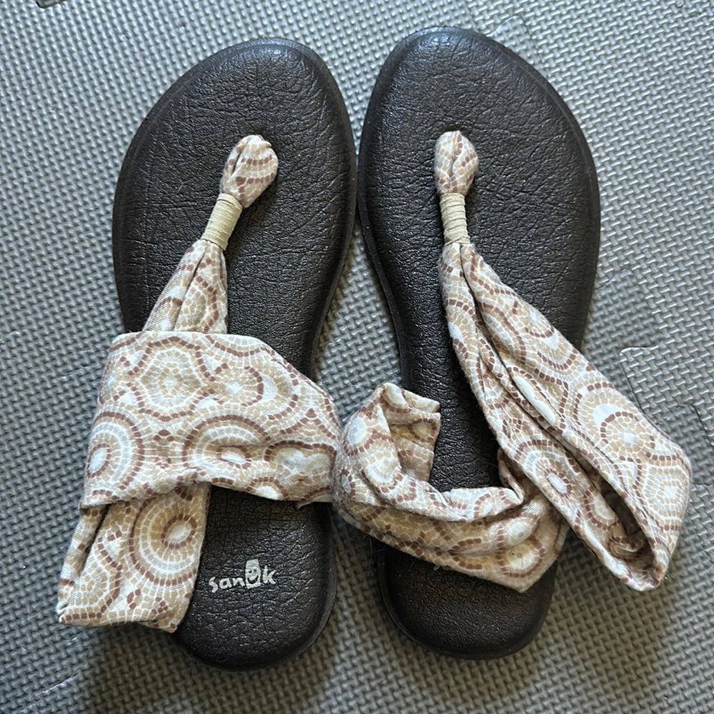 Sanuk yoga sling sandals